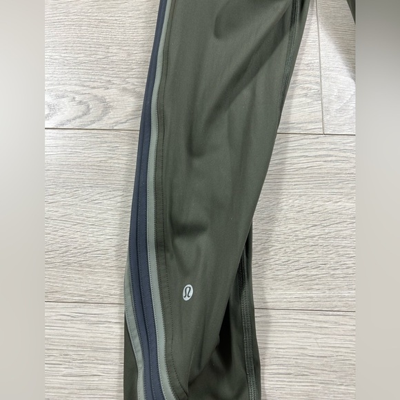 Lululemon Run Crew Tight Leggings *28" Dark Olive / Obsidian / Grey Sage - Picture 9 of 16